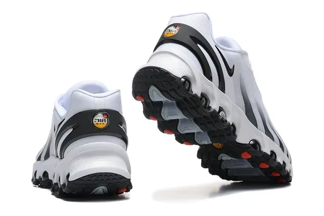 Nike Zapatillas Lifestyle Blancas y Negras de Bajo con Upper Híbrido Mesh-Synthetic 14