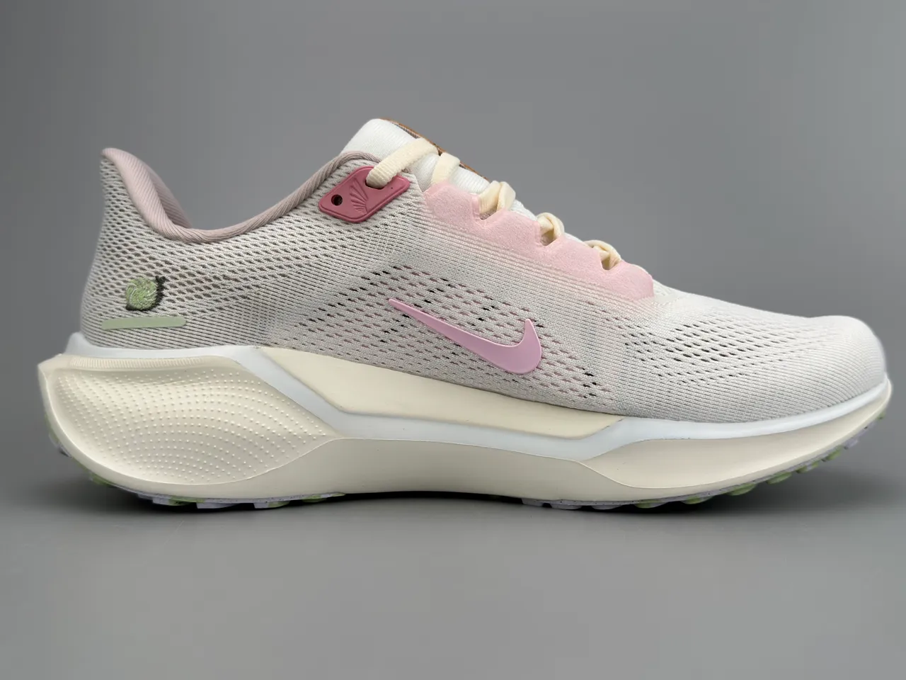 Nike White Pink Engineered Mesh Upper Swoosh Overlay Running Shoes 10