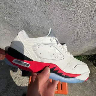 Nike White Red Perforated Leather Upper Visible Air Cushioning Unit Lifestyle Sneakers