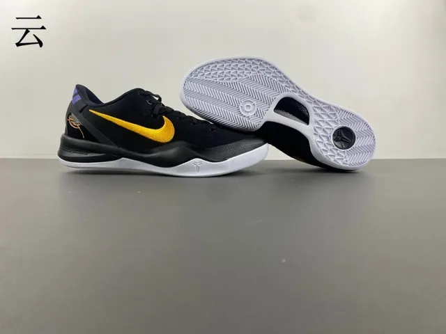 耐克 Zoom Kobe VIII 黑金篮球鞋 10