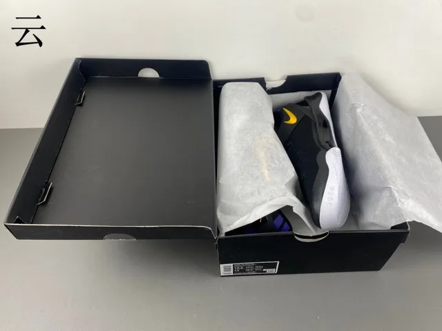 耐克 Zoom Kobe VIII 黑金篮球鞋 11