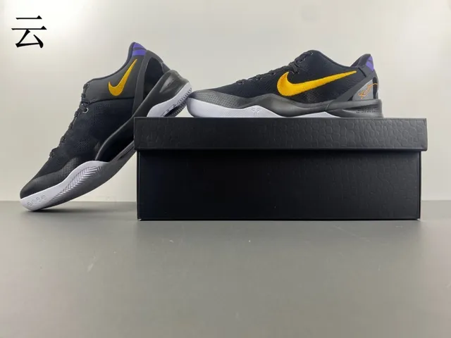 耐克 Zoom Kobe VIII 黑金篮球鞋 13