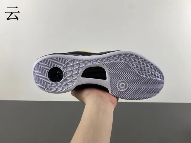 Nike Zoom Kobe VIII 黑色 橙色 紫色 篮球鞋 7