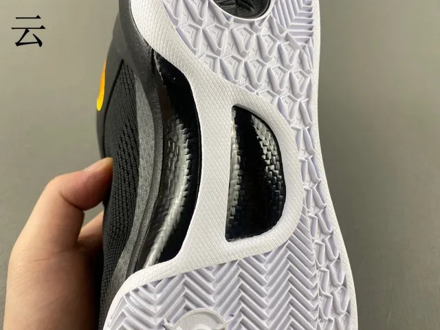Nike Zoom Kobe VIII 黑色 橙色 紫色 篮球鞋 8
