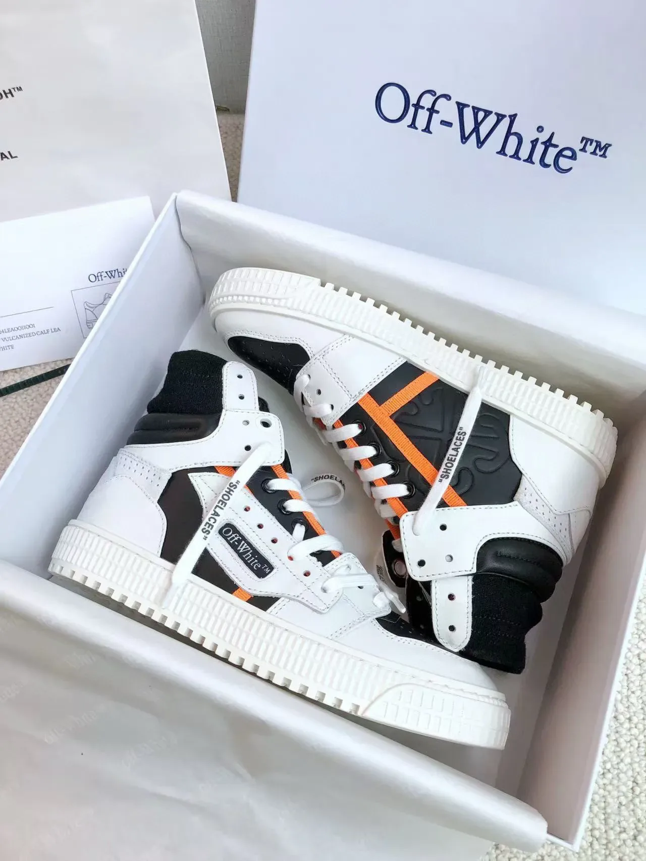 Off-White 黑色高帮袜领生活方式运动鞋 2