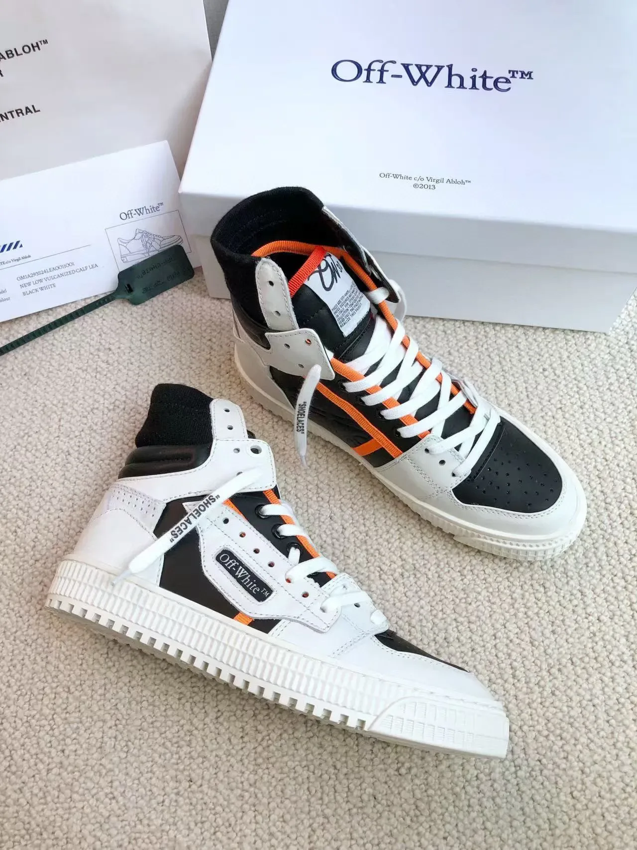 Off-White 黑色高帮袜领生活方式运动鞋 3