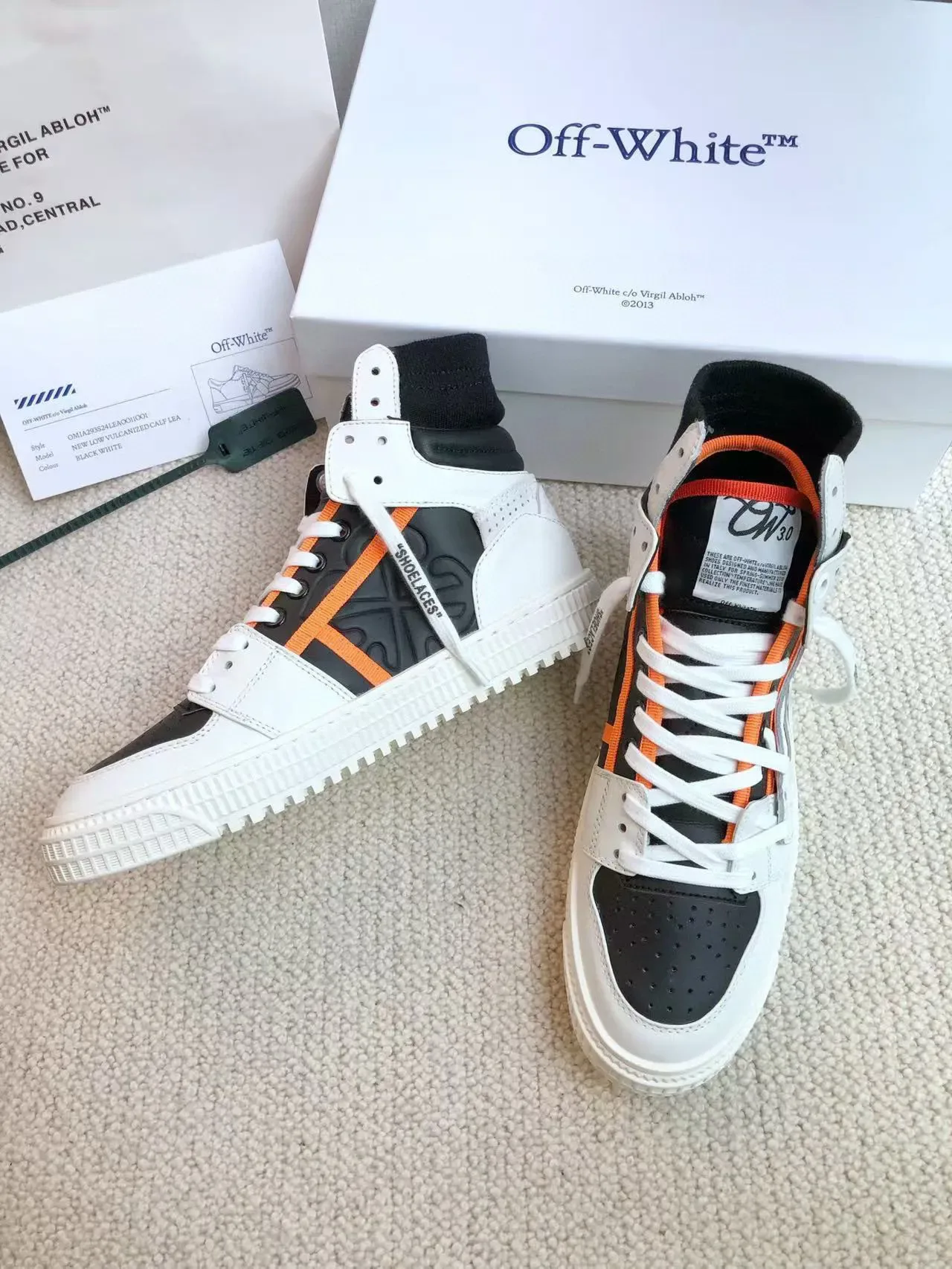 Off-White 黑色高帮袜领生活方式运动鞋 4