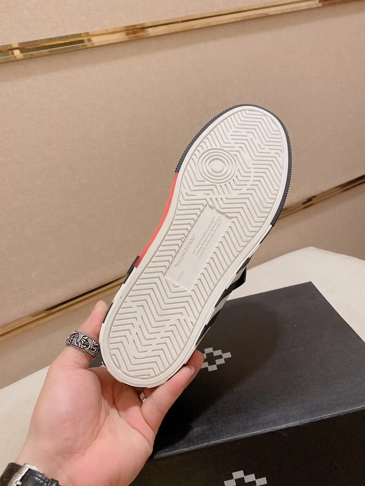 Off-White Black Low-Top Platform Sole Lifestyle Sneakers 2