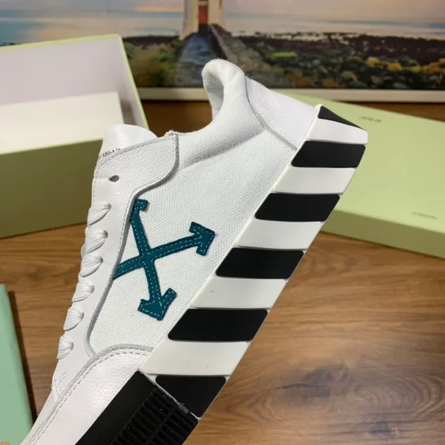 Off-White Diagonal Arrow Sneaker White Black Striped Platform Lifestyle Sneakers 3
