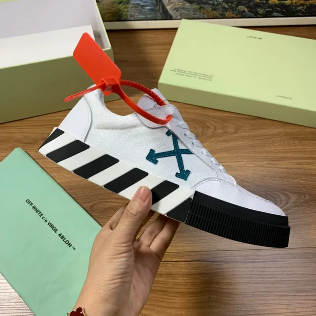 Off-White Diagonal Arrow Sneaker White Black Striped Platform Lifestyle Sneakers 4