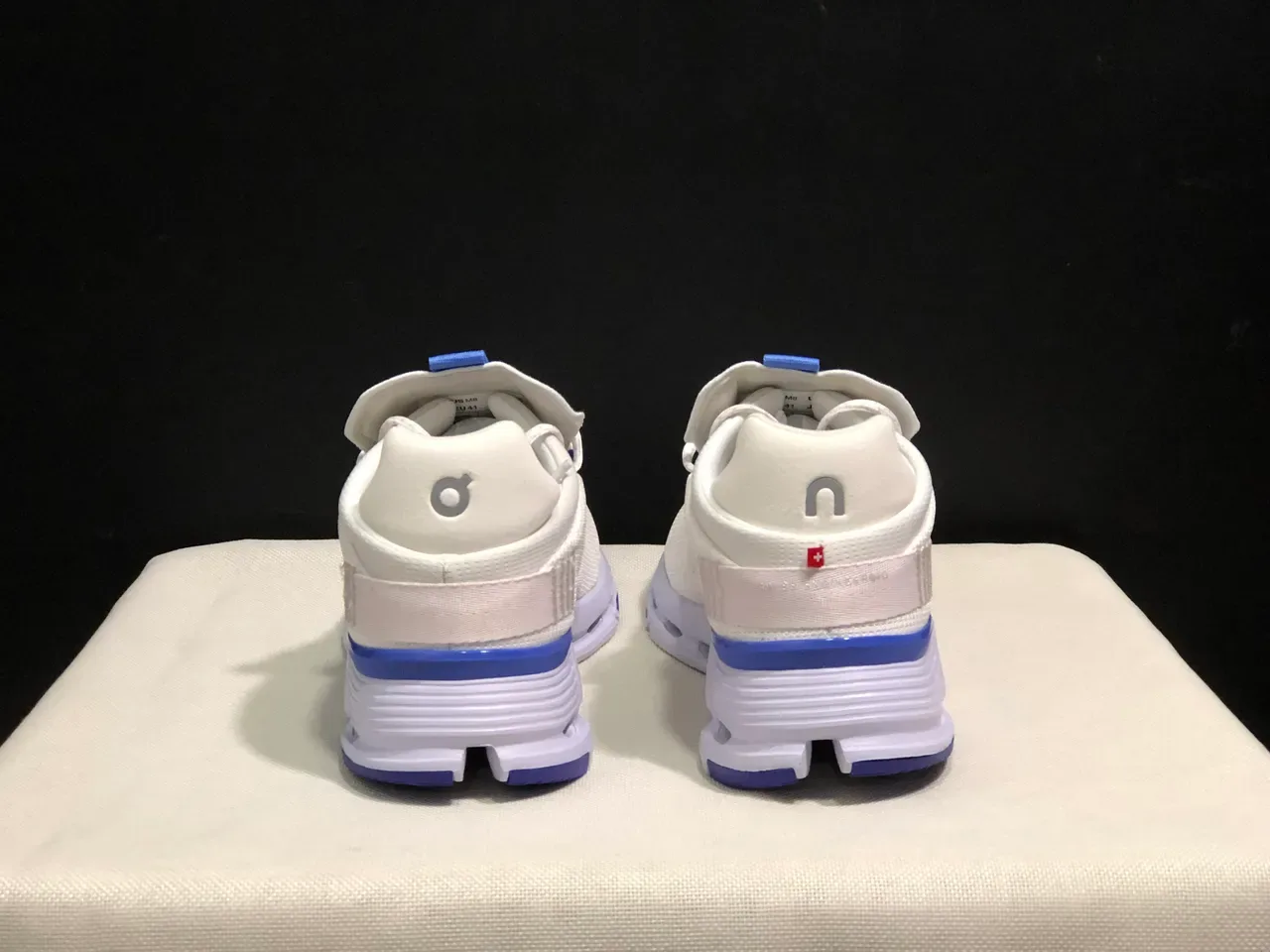 On Cloudmonster Off-White এবং Royal Blue লাইফস্টাইল স্নিকার 2