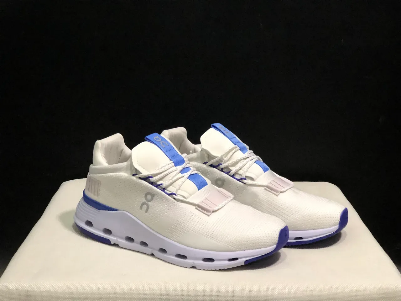 On Cloudmonster Off-White এবং Royal Blue লাইফস্টাইল স্নিকার 3
