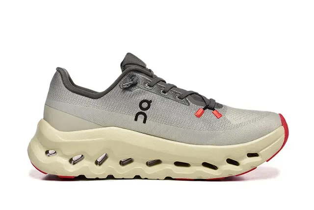 On Gris Beige Malla Engineered Superior Abierta Hexagonal CloudTec Pods Zapatillas de Running 3