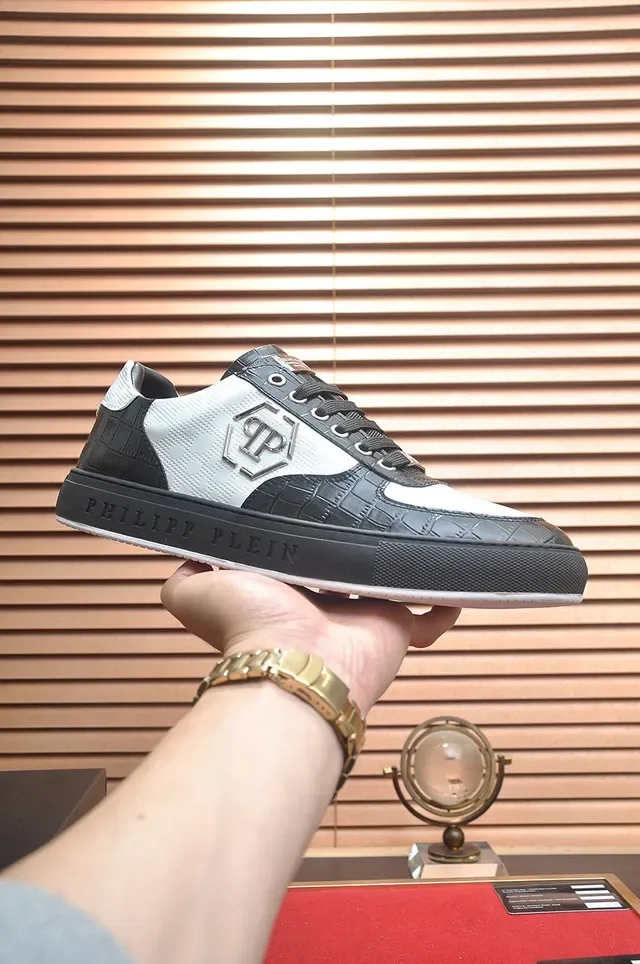 Philipp Plein sneakers lifestyle avec accent patenté noir et blanc 4