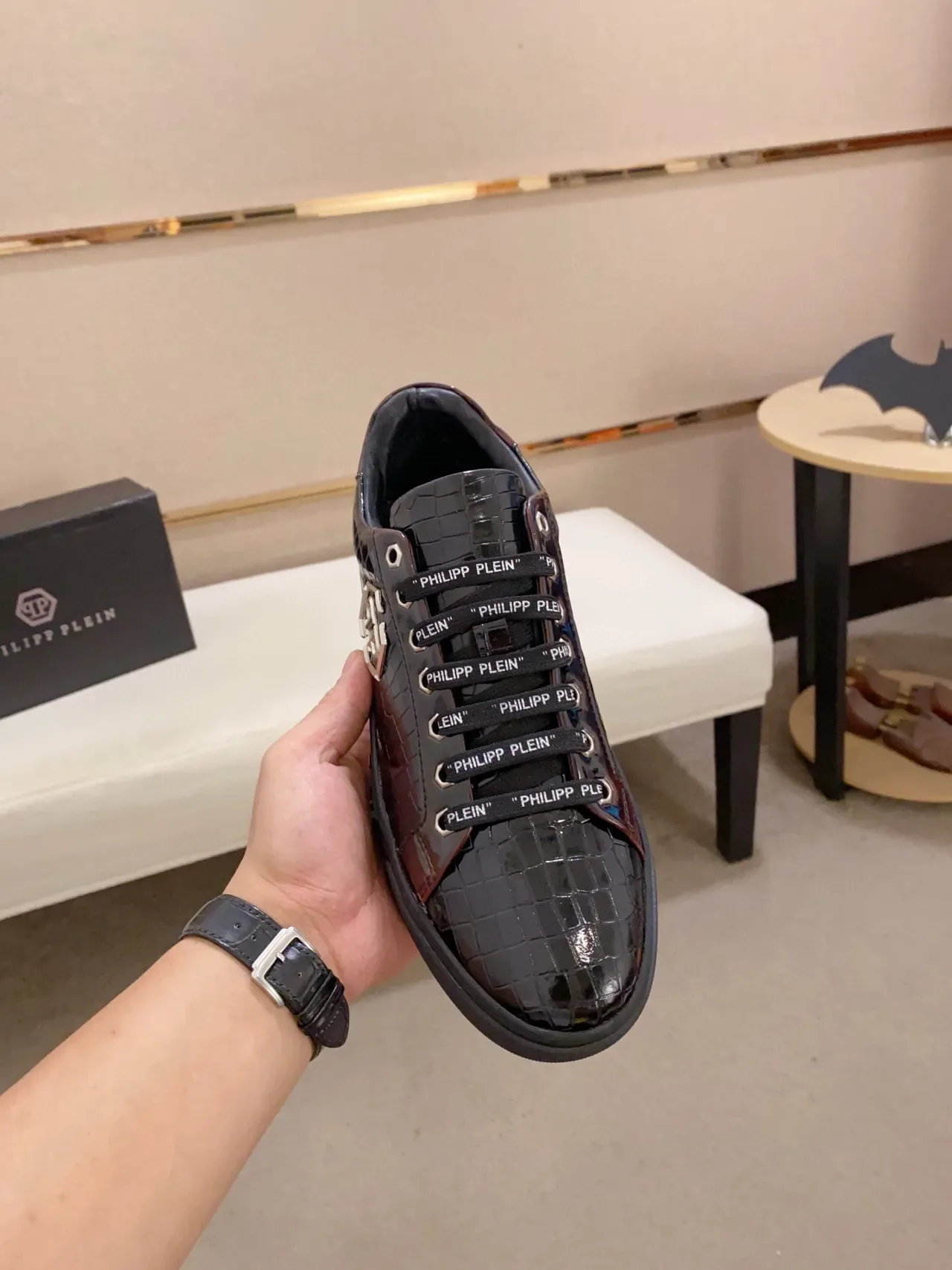 Philipp Plein काला क्रॉक एम्बॉस्ड पेंटेंट लेदर लाइफस्टाइल स्नीकर 2