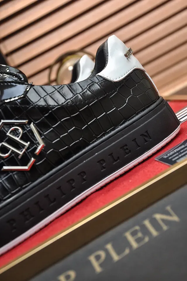 Philipp Plein लाइफस्टाइल स्नीकर काला सिल्वर क्रोकोडाइल एम्बॉस्ड पेटेंट लेदर हैक्सागोनल पीपी लोगो लाइफस्टाइल स्नीकर 2
