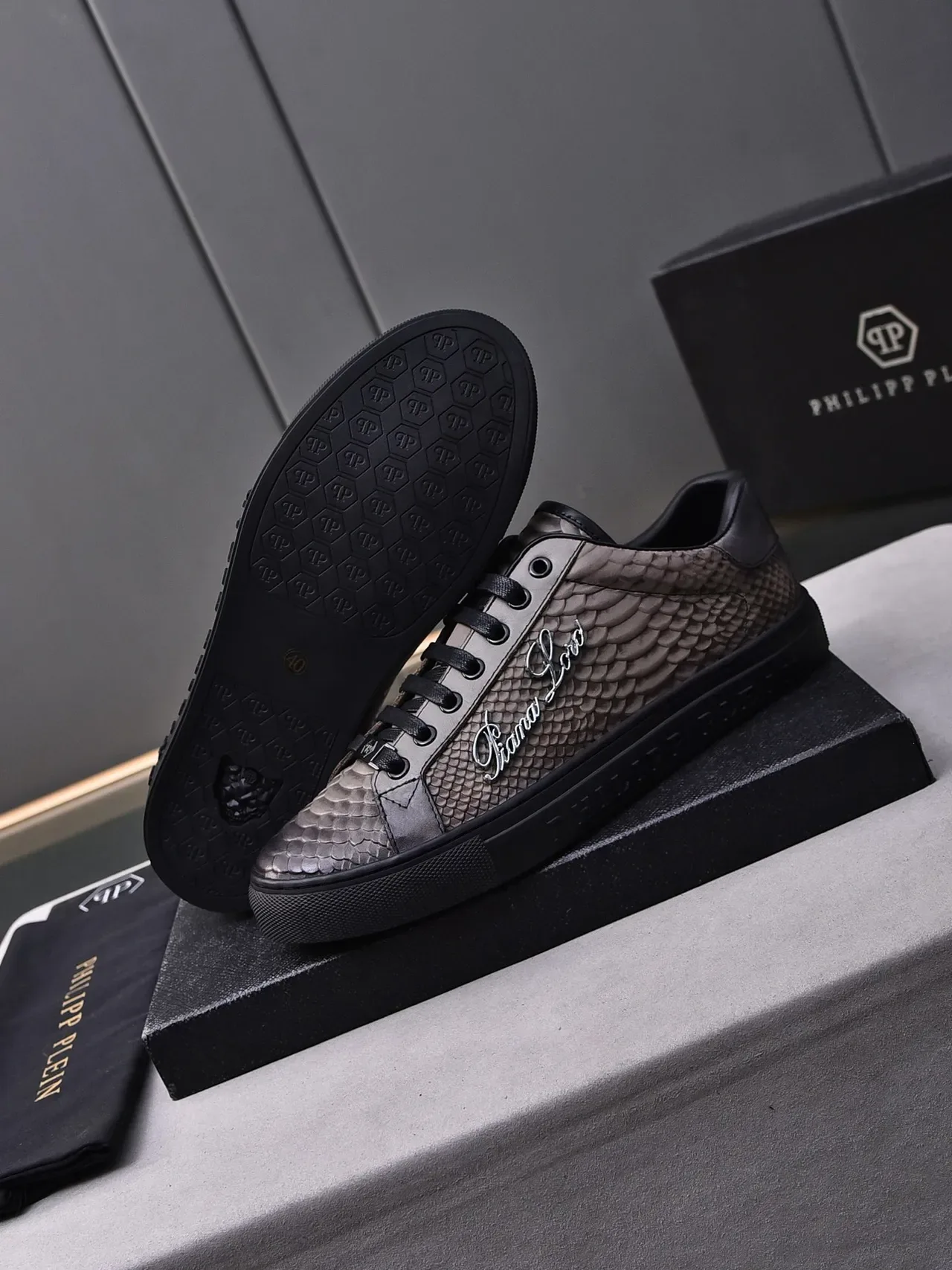 Philipp Plein Tênis Lifestyle Cinza e Preto Textura de Pele de Serpente 4