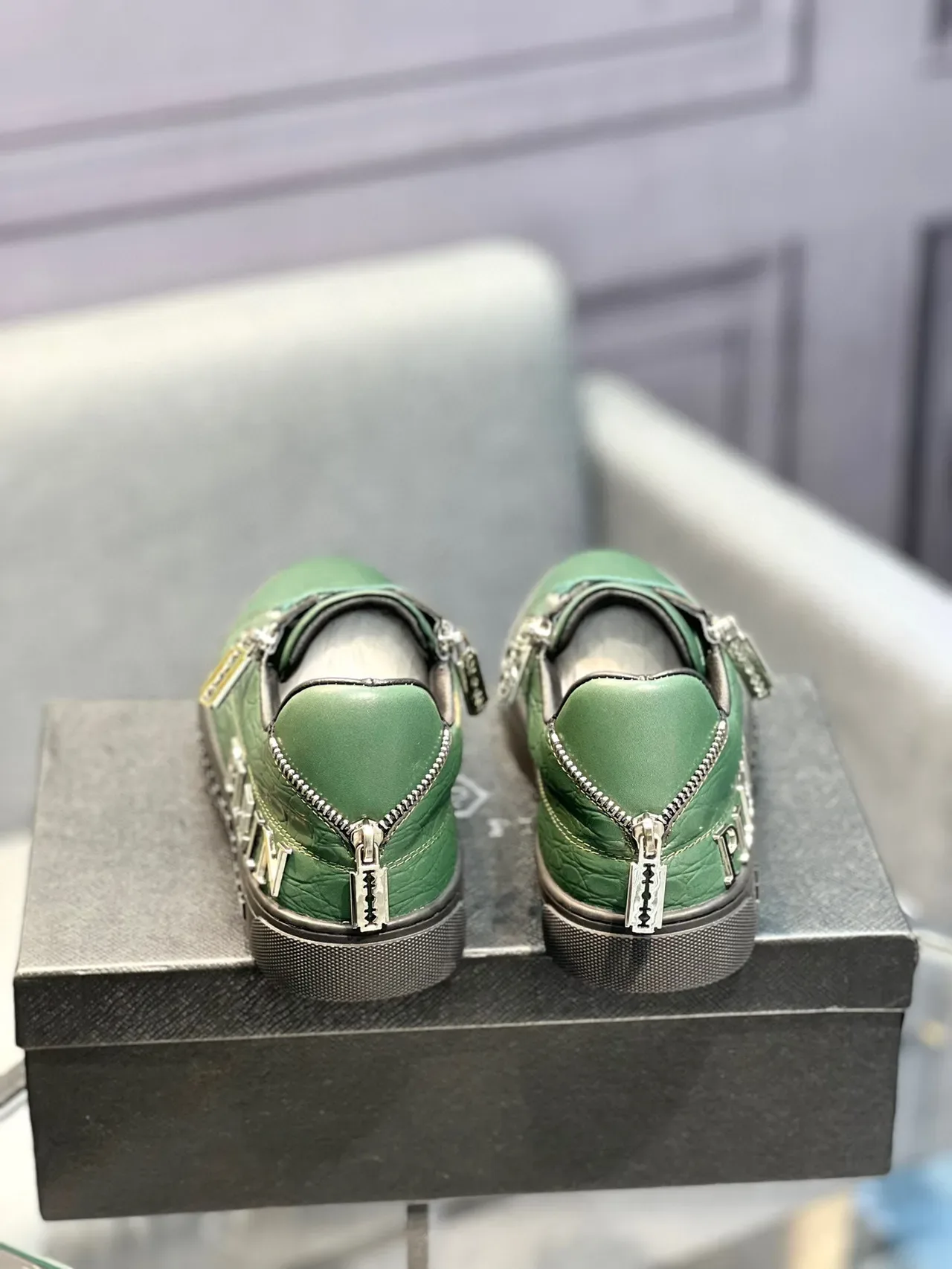 Philipp Plein Sport Vert Noir Cuir Embossé Crocodile Détail Fermeture Éclair Côté Sneakers Lifestyle 7