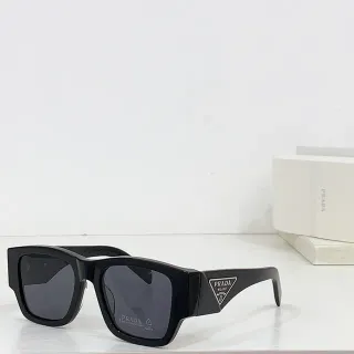 Prada Angular Squared lunettes de soleil noires