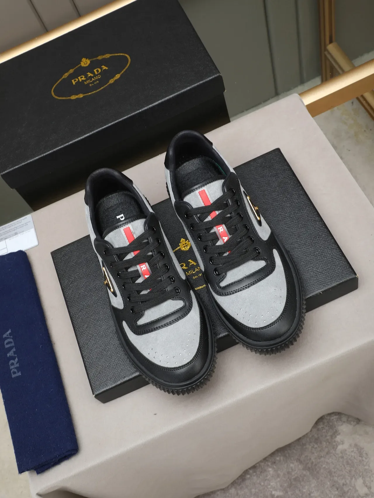 Prada Tênis Lifestyle Preto e Cinza Low-Top Material Misto 3
