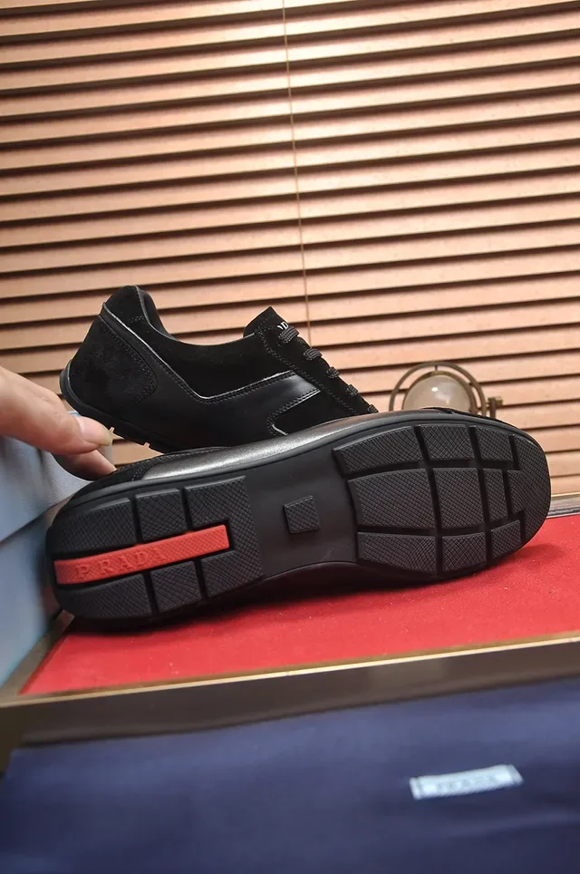 Prada 黑色麂皮拼接皮革生活方式运动鞋 3