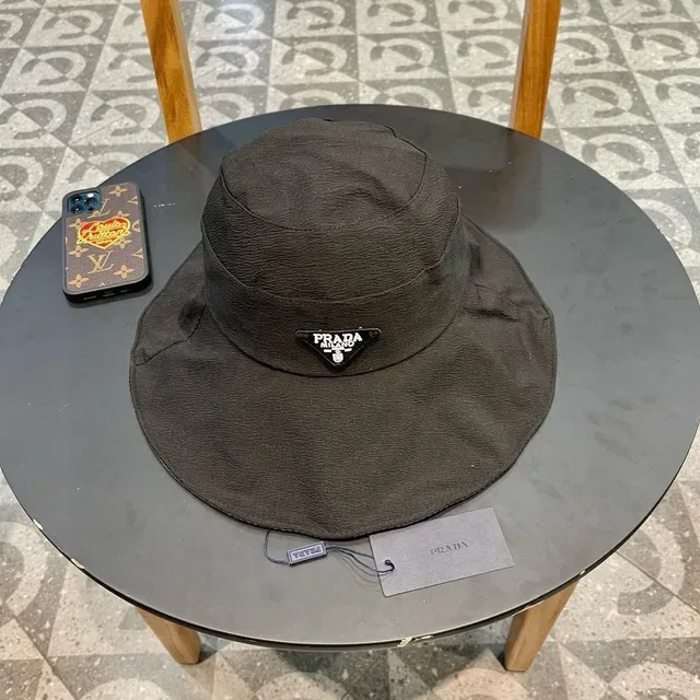 Prada Chapéu Bucket Preto Tecido Texturizado Amassado Coroa Estruturada 3