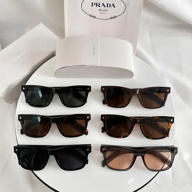 Prada Gafas de Sol Marco Rectangular de Acetato Marrón Dorado 3
