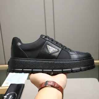 Prada Cloudbust Chaussures Chunky Noires Semelle Plateforme Cuir-Nylon Mélangé