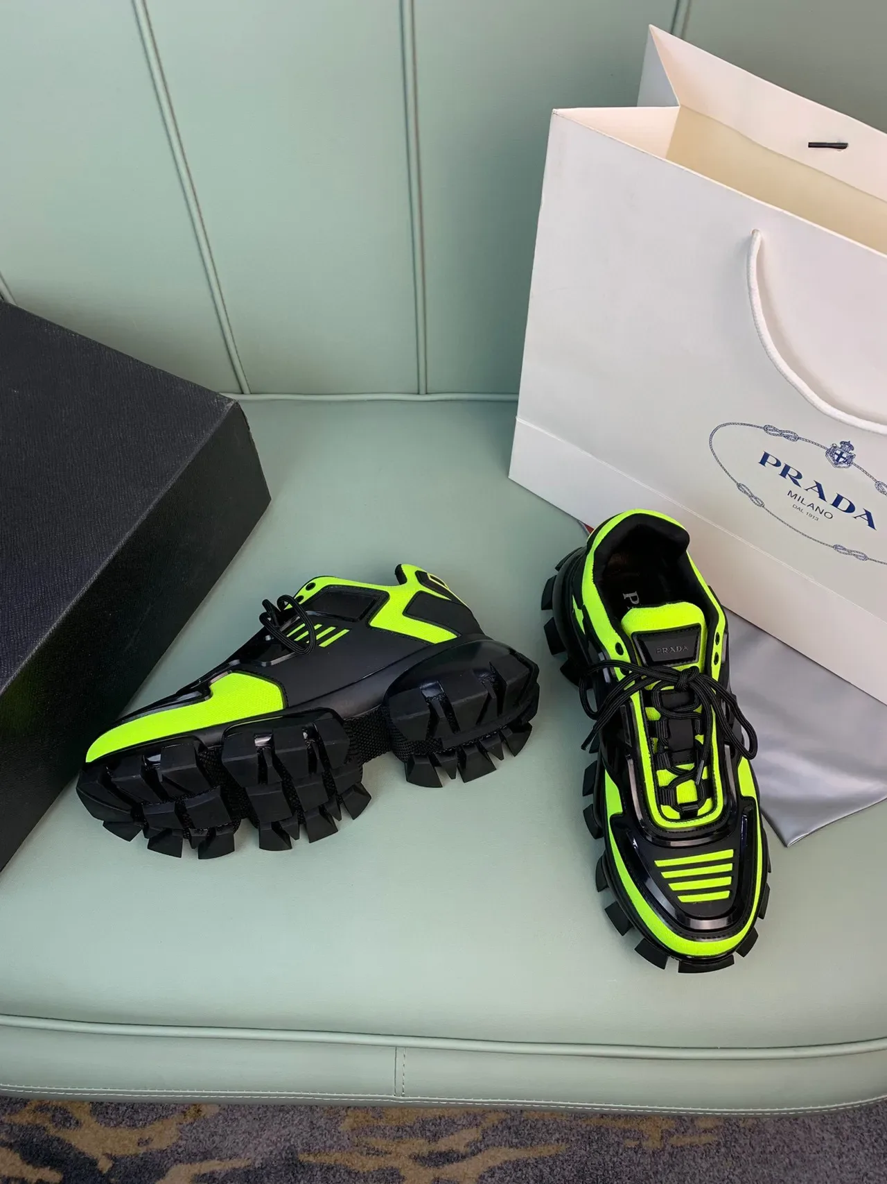 Prada Cloudbust Sneakers Chunky Vert Néon et Noir 6