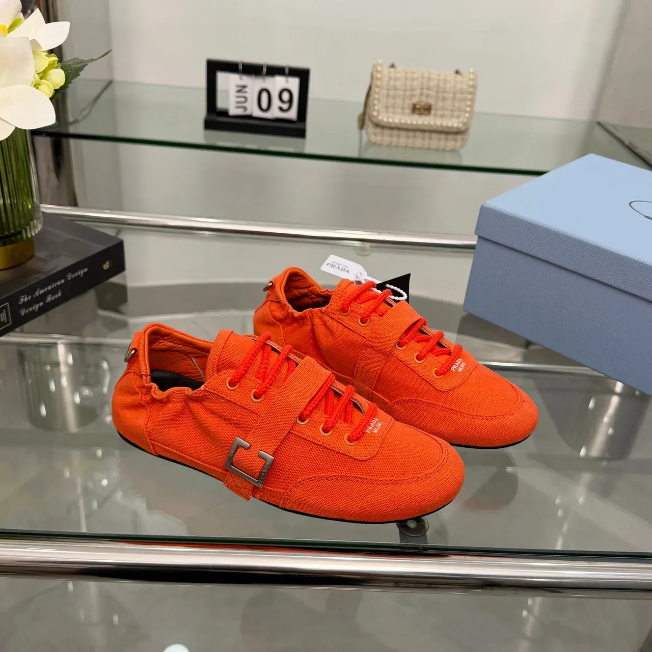 Prada Cloudbust Chaussures en toile orange noir avec détail de boucle et sangle supérieure 5