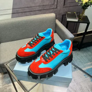 Prada Cloudbust Red and Cyan tênis com sola grossa