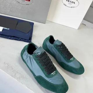 Prada Tênis Lifestyle em Camurça Verde e Verde Turquesa com Nylon