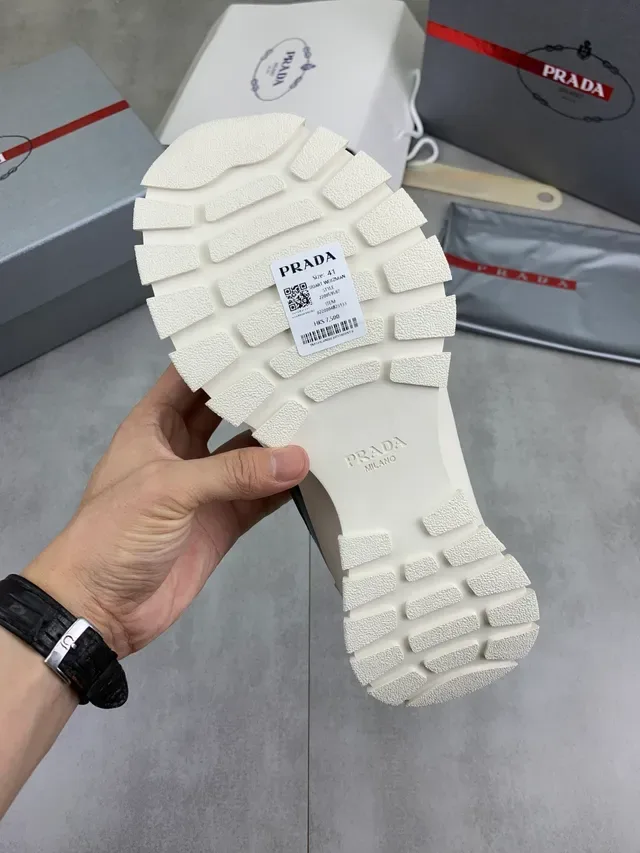 Prada Sneakers Lifestyle en Maille et Daim Low-Top 2