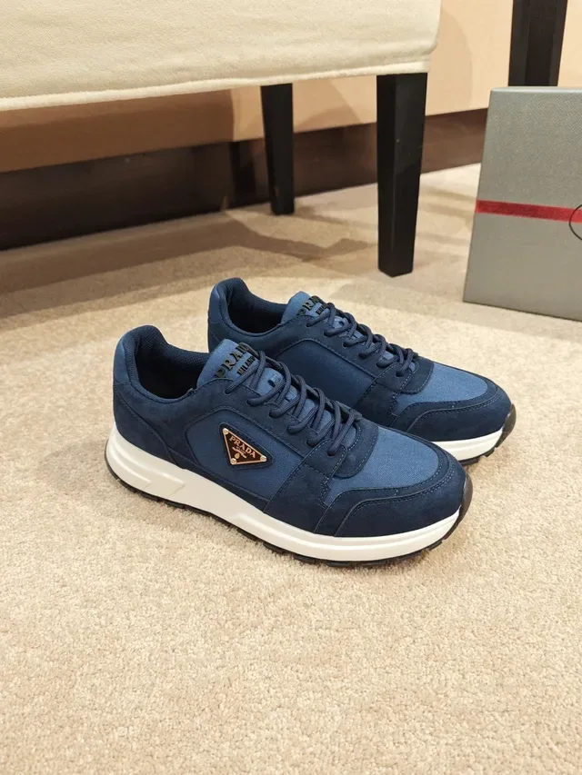 Prada Zapatilla Lifestyle de Ante y Lona Azul Marino 4