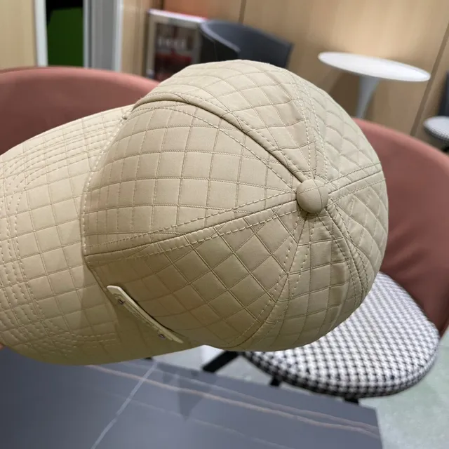 Prada Casquette Matelassée Grille 3