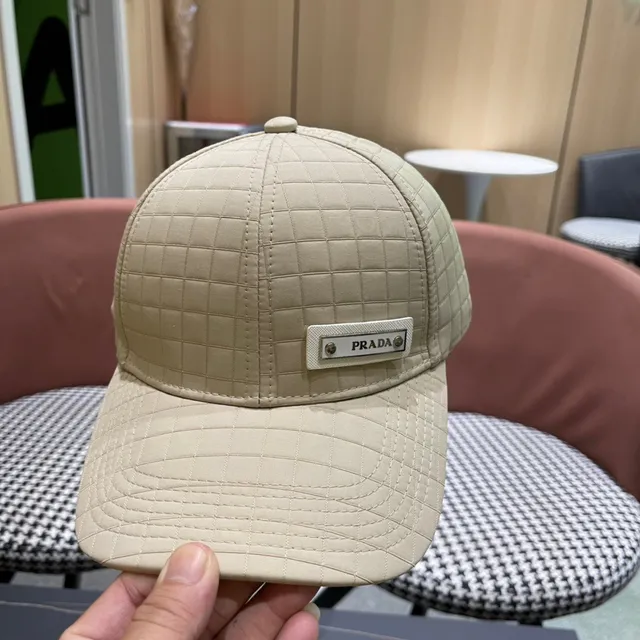 Prada Casquette Matelassée Grille 6