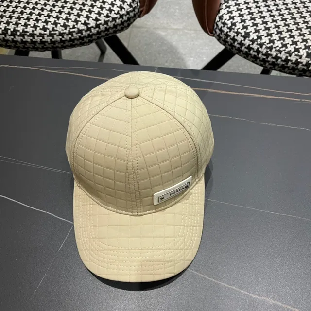 Prada Casquette Matelassée Grille 7