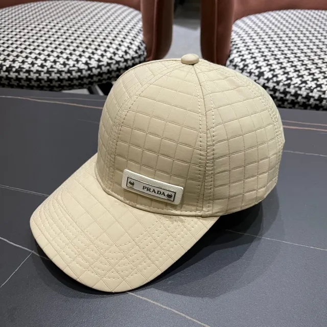 Prada Casquette Matelassée Grille 9