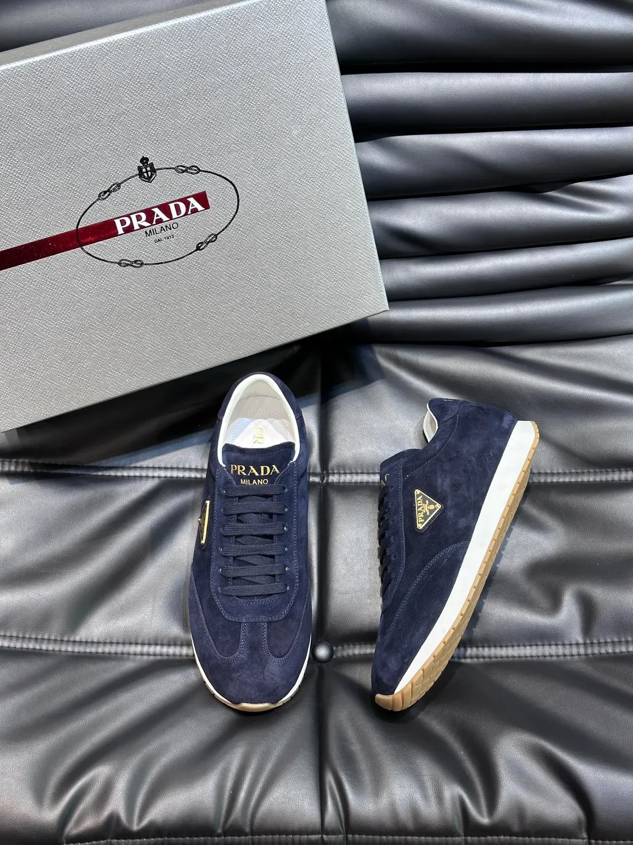 Prada Re-Edition حذاء رياضي بحرري Navy Suede ريترو رنر أسلوب حياة 5