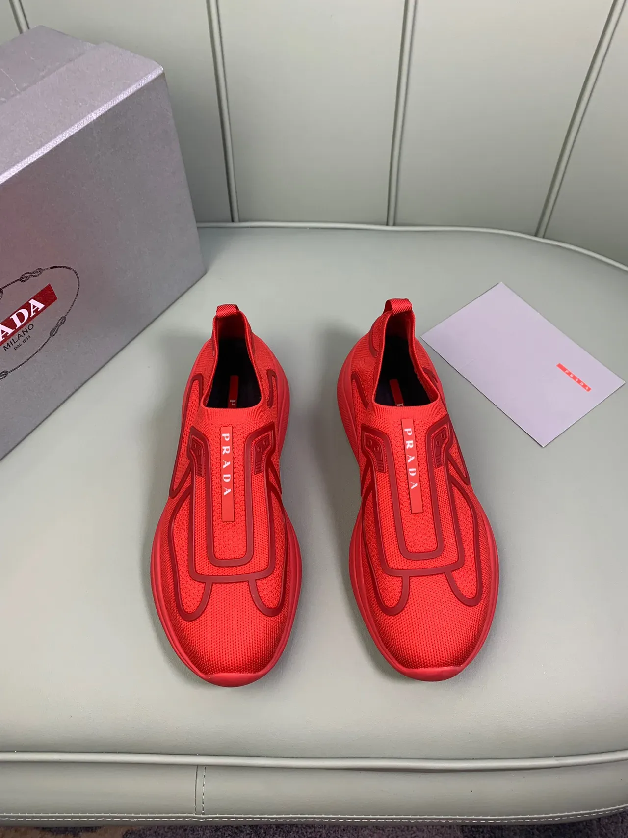 Prada Sneakers Lifestyle avec Upper en Maille Tricotée en Rouge et Construction Slip-On 7