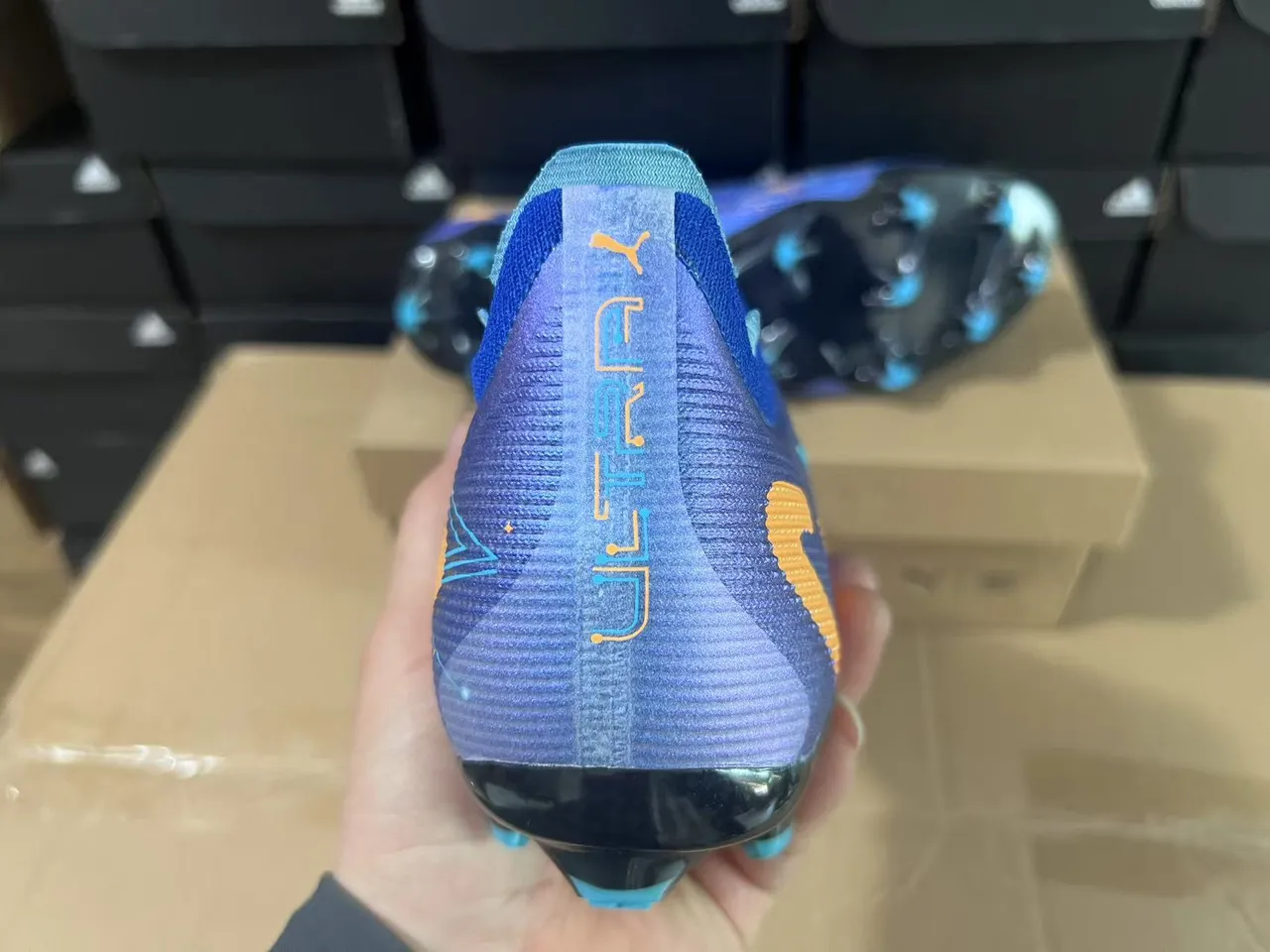 Puma Ultra Carbon 蓝紫橙色 钉地足球鞋 5