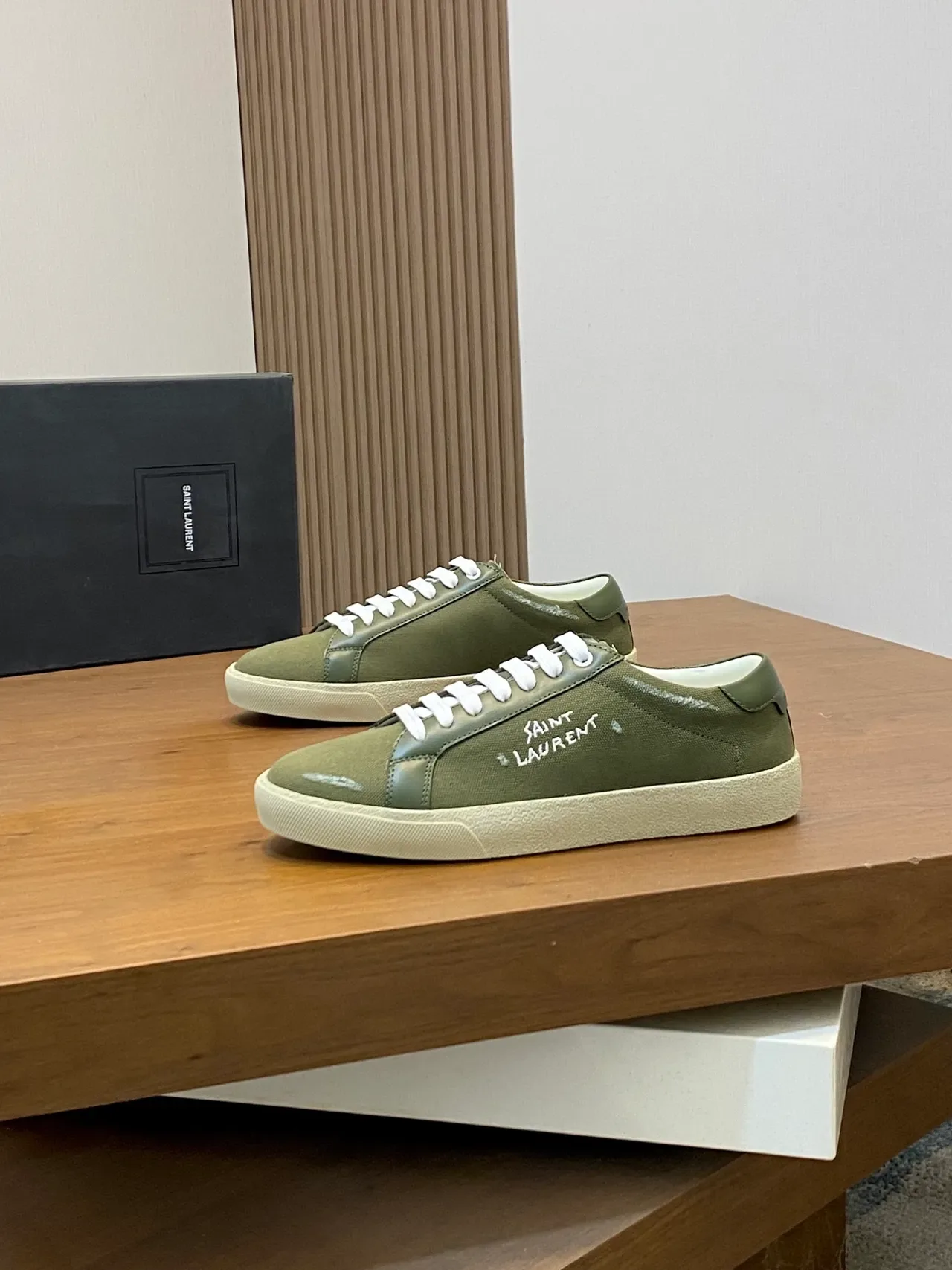 Saint Laurent 军绿米色 帆布鞋面 刺绣标志 生活方式运动鞋 4