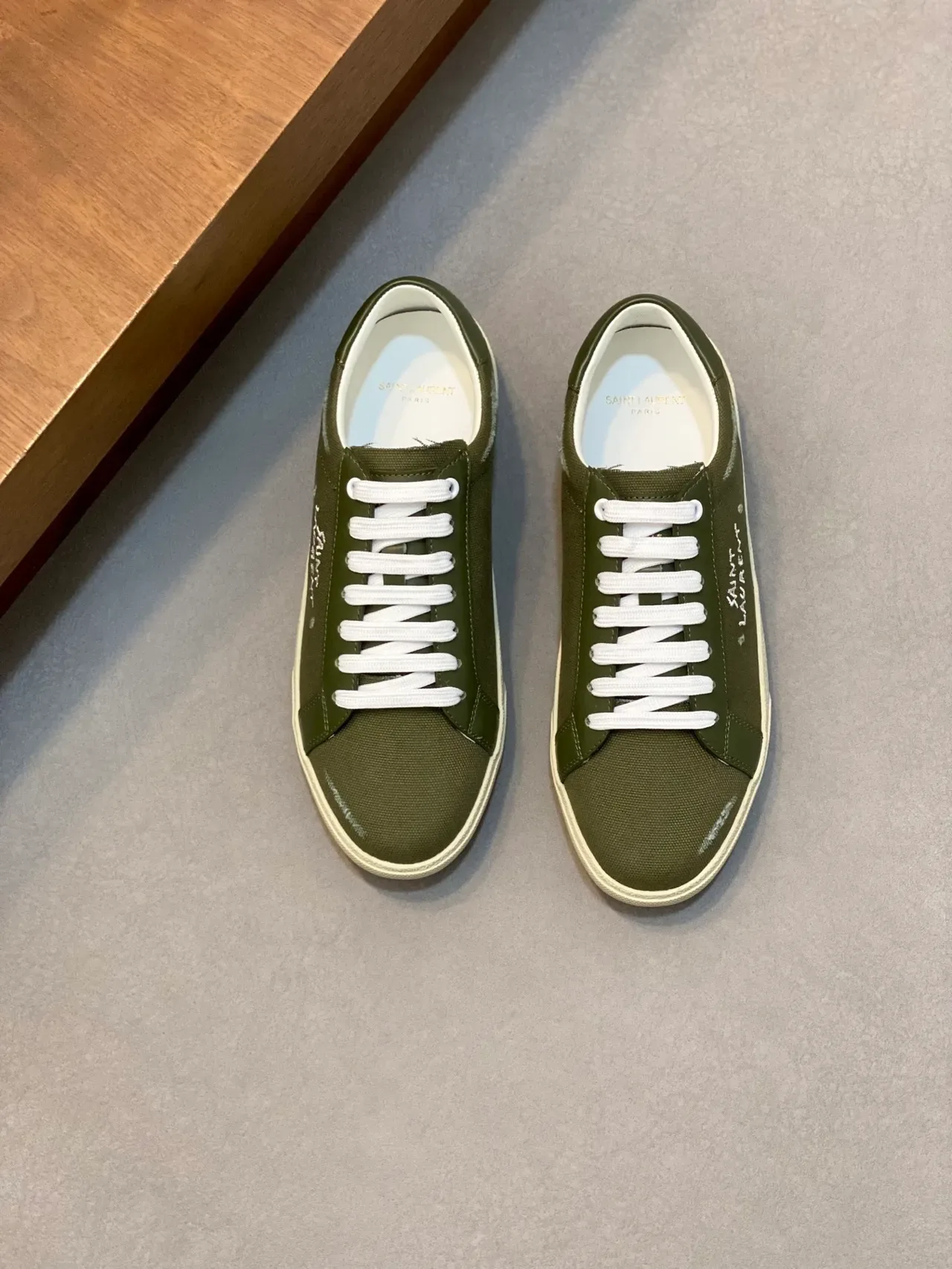 Saint Laurent 军绿米色 帆布鞋面 刺绣标志 生活方式运动鞋 5