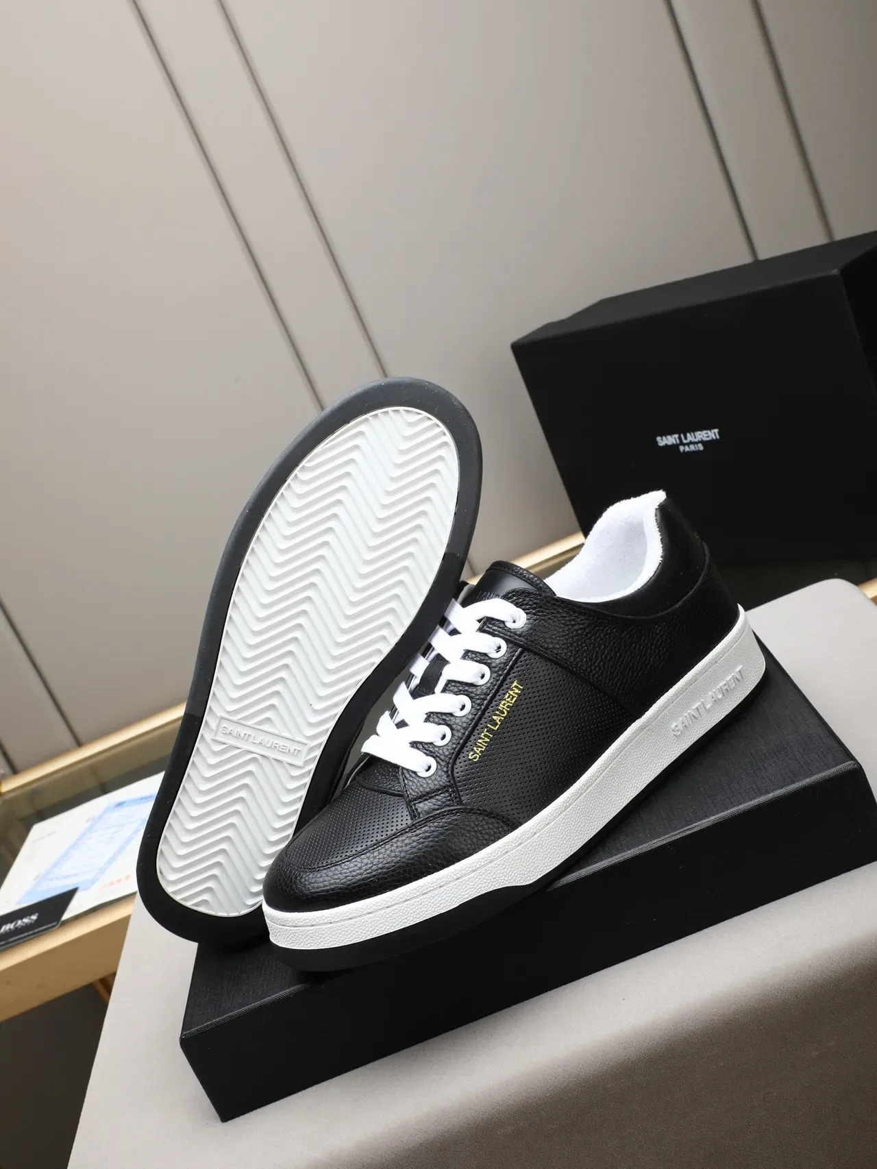 Saint Laurent 黑色白色 粒面皮革鞋面 穿孔鞋头 生活方式运动鞋 4
