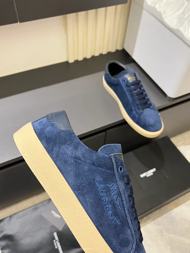 Saint Laurent حذاء رياضي أسلوب حياة من جلد الغزال الأزرق مع شعار مطبوع 3