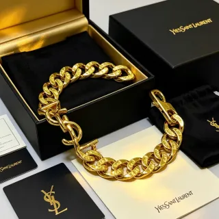 Saint Laurent सोना काला मोटा कर्ब-लिंक मोनोग्राम क्लास्प ब्रेसलेट