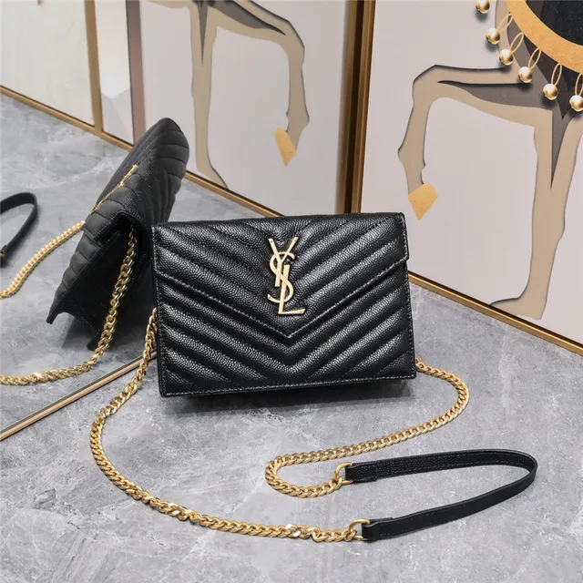 Saint Laurent Loulou Sac beige matelassé à chaîne 10