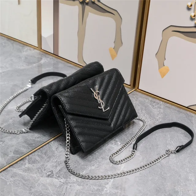Saint Laurent Loulou Sac beige matelassé à chaîne 18
