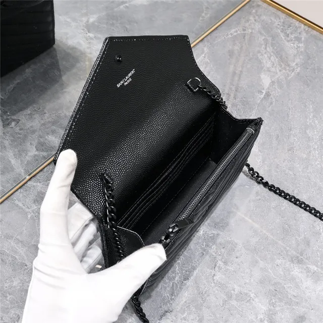 Saint Laurent Loulou Sac beige matelassé à chaîne 20