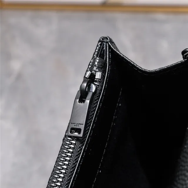 Saint Laurent Loulou Sac beige matelassé à chaîne 24